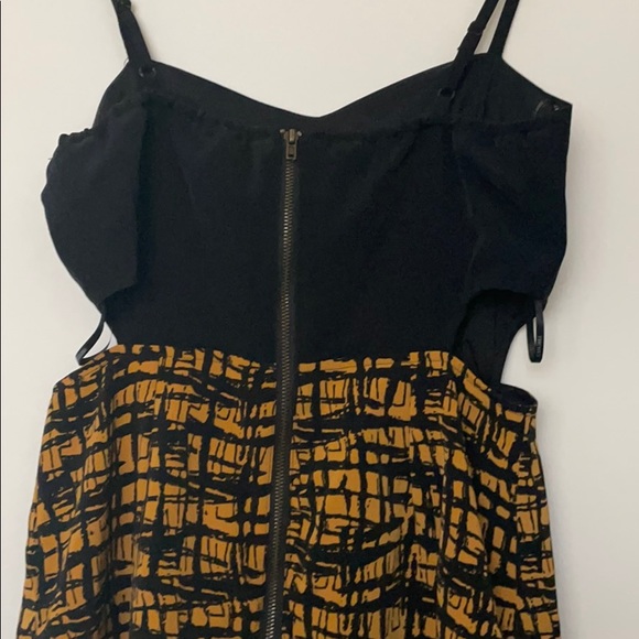 Forever 21 cutout dress NWT - Picture 4 of 5